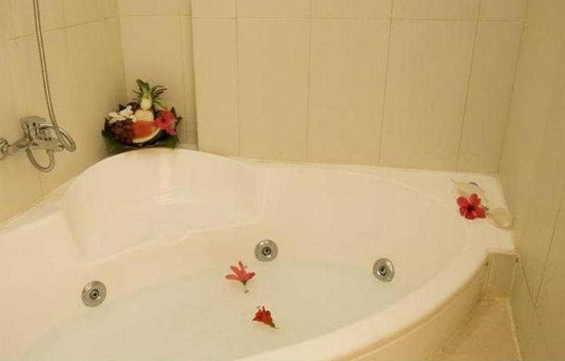 Club Bali Suites At Kota Bunga Cipanas  Bagian luar foto