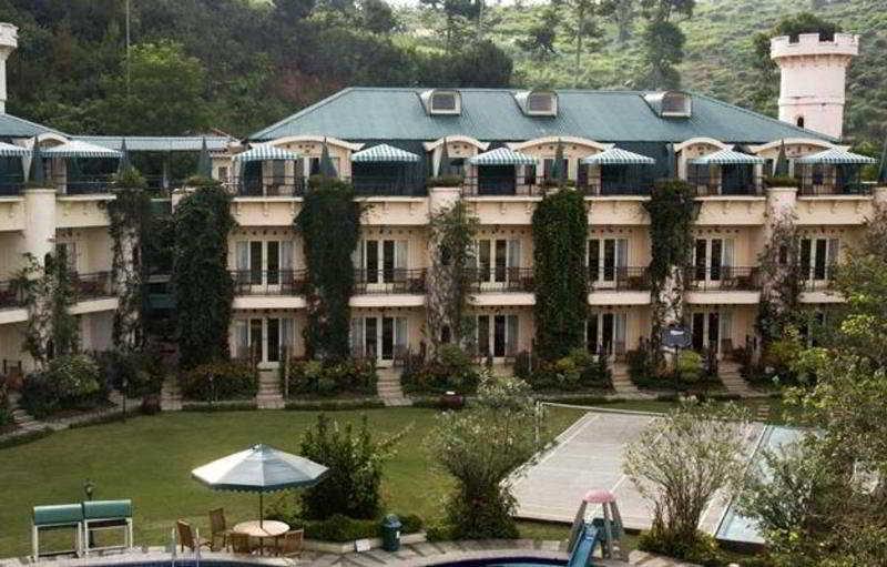 Club Bali Suites At Kota Bunga Cipanas  Bagian luar foto
