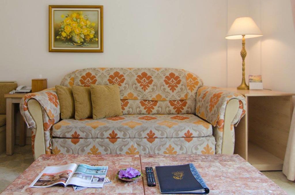 Club Bali Suites At Kota Bunga Cipanas  Bagian luar foto