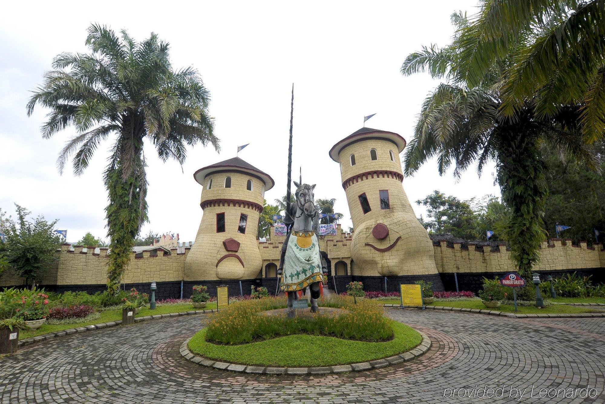 Club Bali Suites At Kota Bunga Cipanas  Bagian luar foto